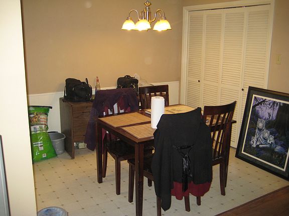 3rd image of 725 San Benito Dr