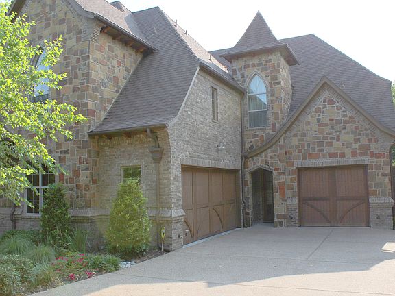 2nd image of 9445 Thornberry Ln