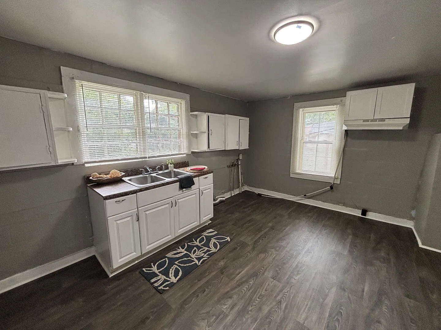 Coming Soon! 2 Bed / 1 Bath — Photo 2