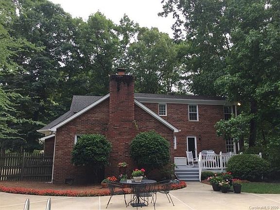 2nd image of 4100 Meadowridge Dr