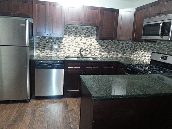 2nd image of 1020 Woodland Dr