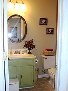 1/2 bath 1st floor