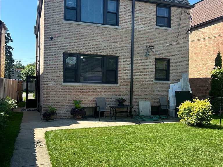 6620 W Devon Ave #1 — Photo 2