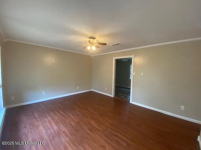 3 bed, 2.0 bath, 1075 sqft, $1,650 — Photo 2