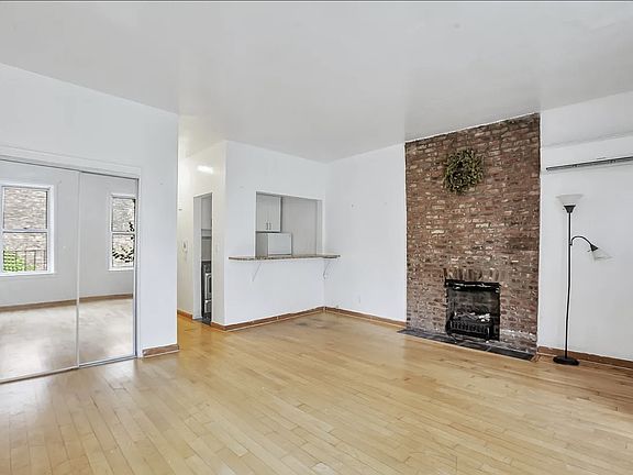 5th image of 465 W 49th St #2R