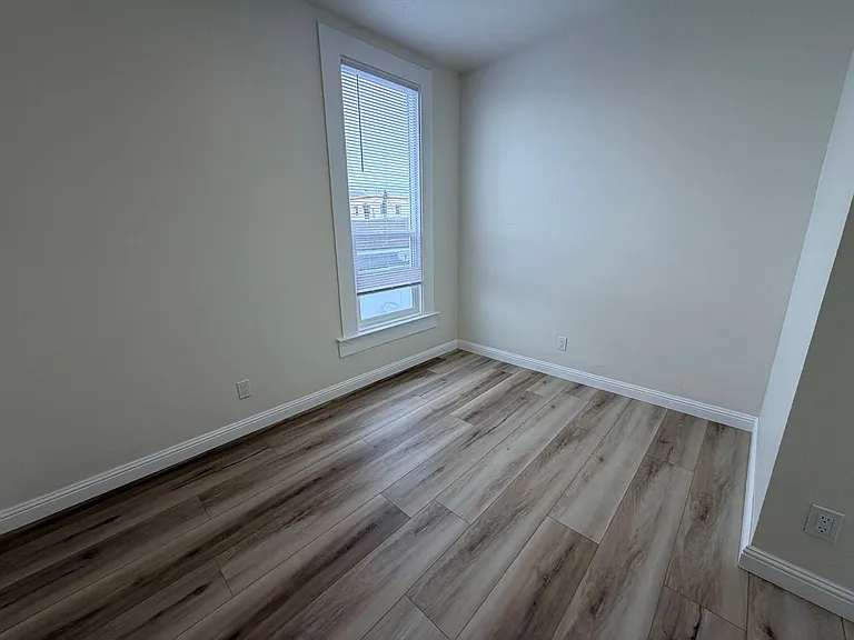 1115 7th Ave #4 — Photo 12