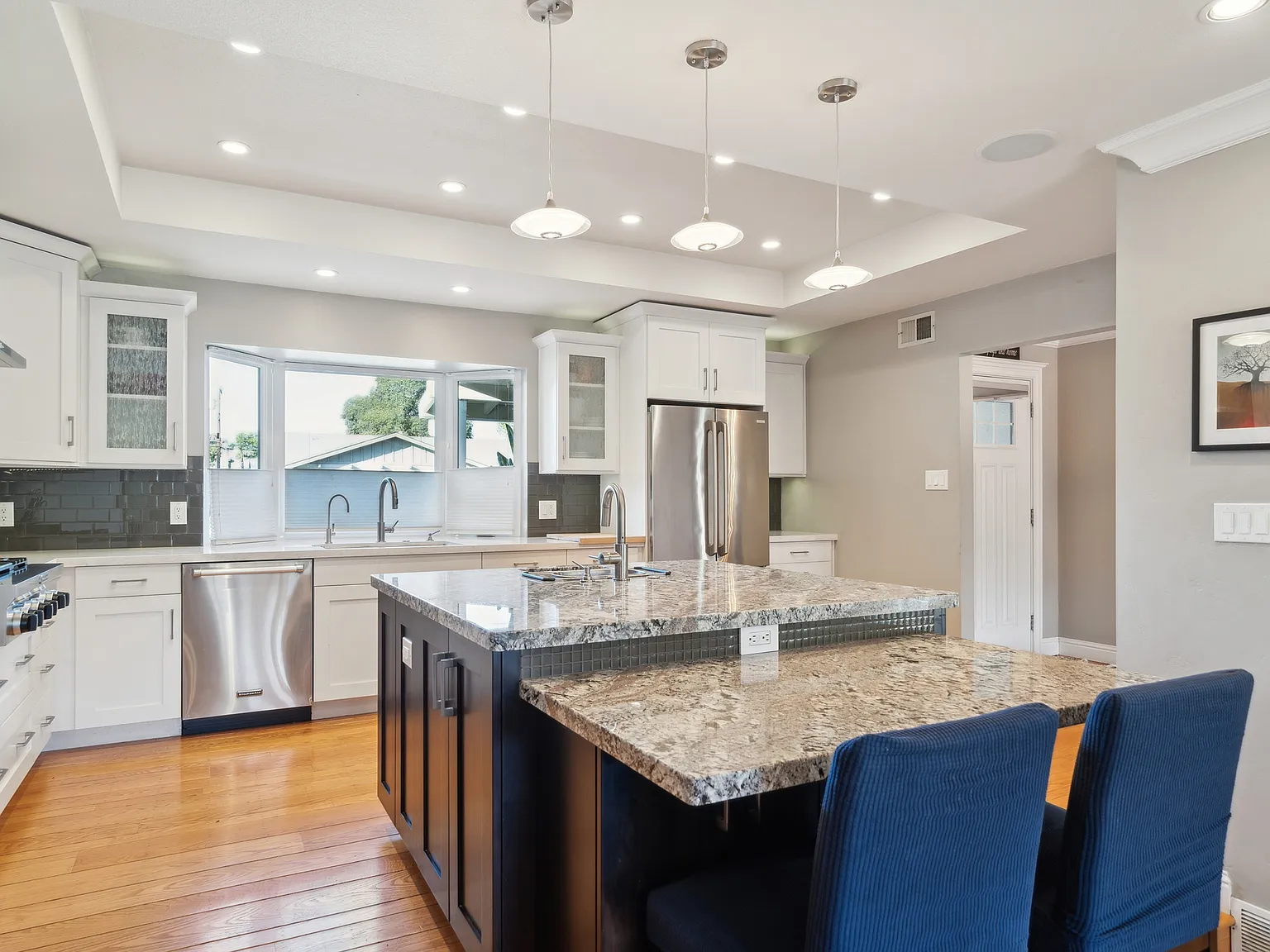 1204 Claiborne Dr — Photo 3