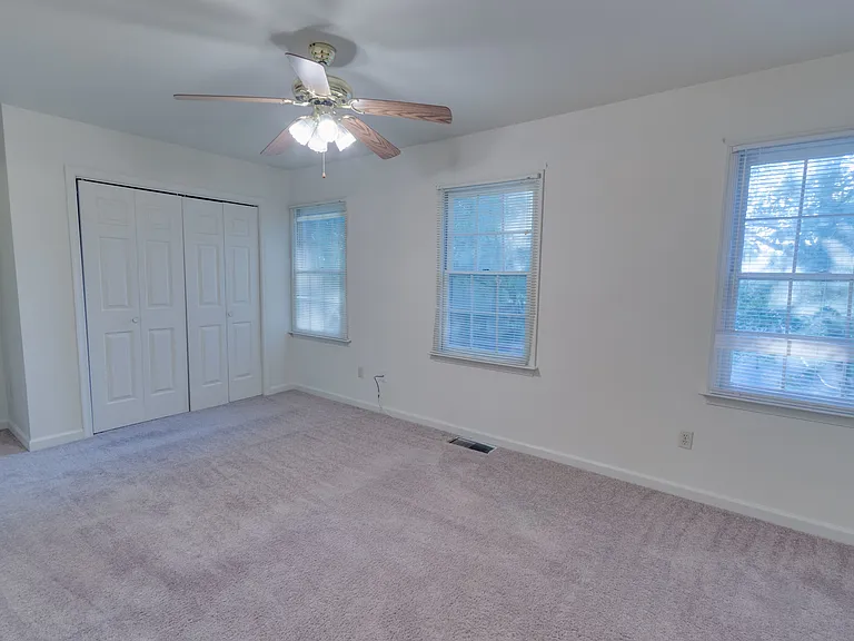 1402 Minor Ridge Ct — Photo 8