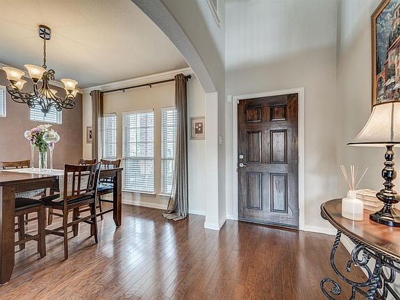 3rd image of 4941 Grinstein Dr