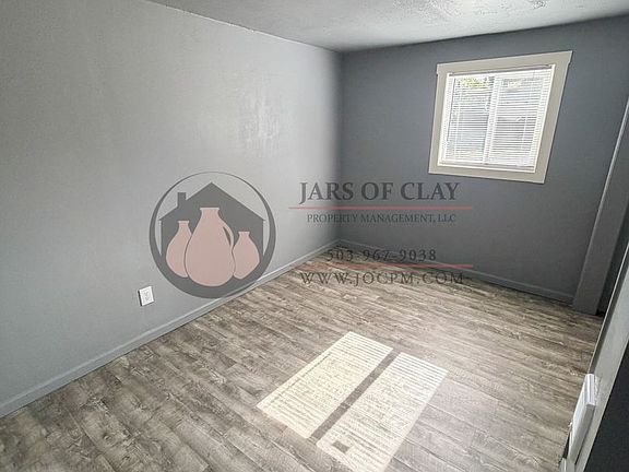 5th image of 4393 Dover Ave NE