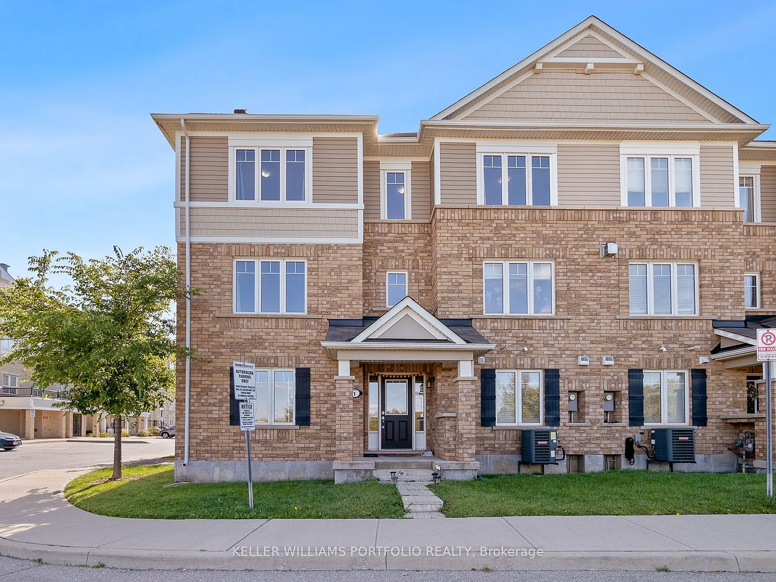 4 bed, $3,200 — Photo 1
