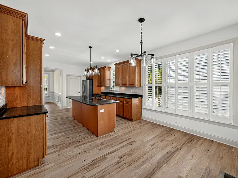 1733 Indigo Island Dr — Photo 23