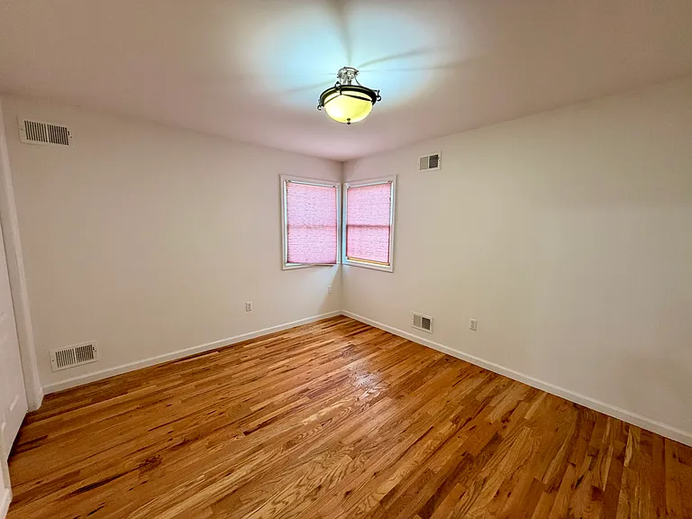 10 Cornelia St #2 — Photo 6