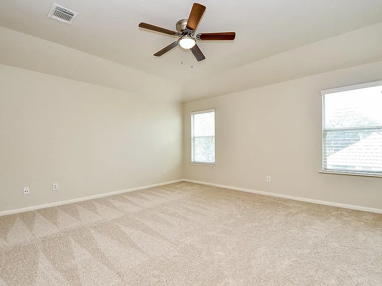 2707 Silk Tree Ln — Photo 13