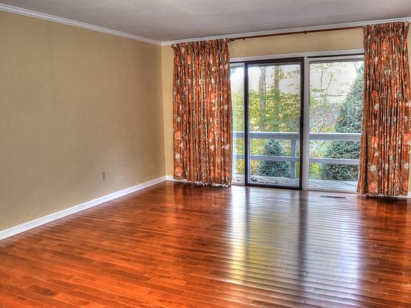 5th image of 659 Clubhouse Drive #D-2