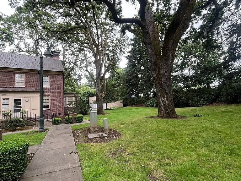 400 Hathaway Rd — Photo 29