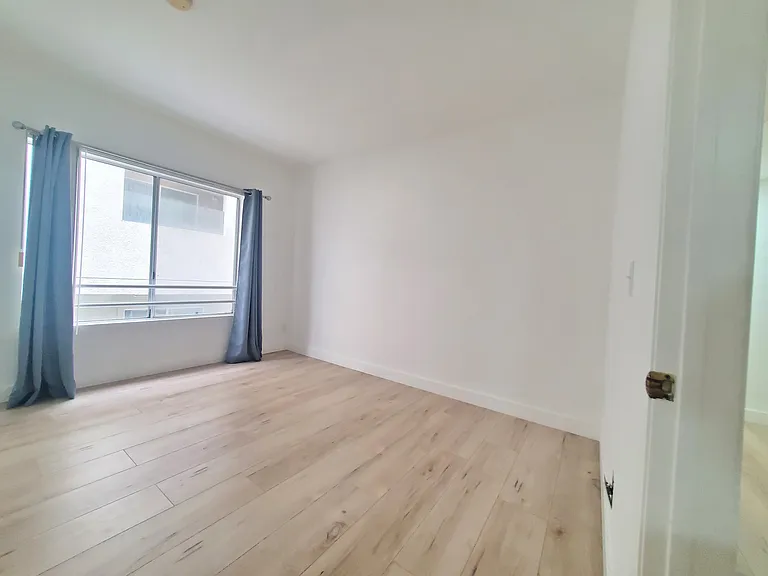 1546 Amherst Ave #103 — Photo 19
