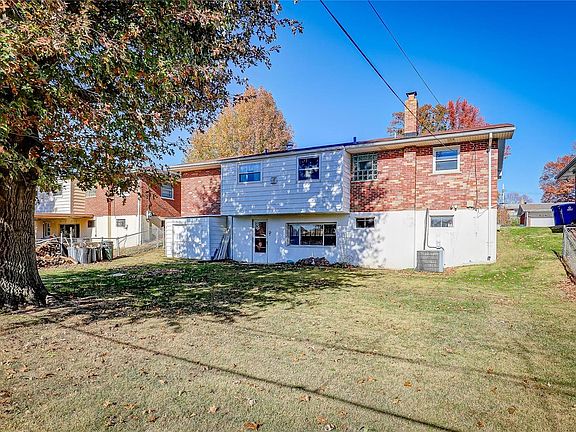 5th image of 212 Woolwich Ln