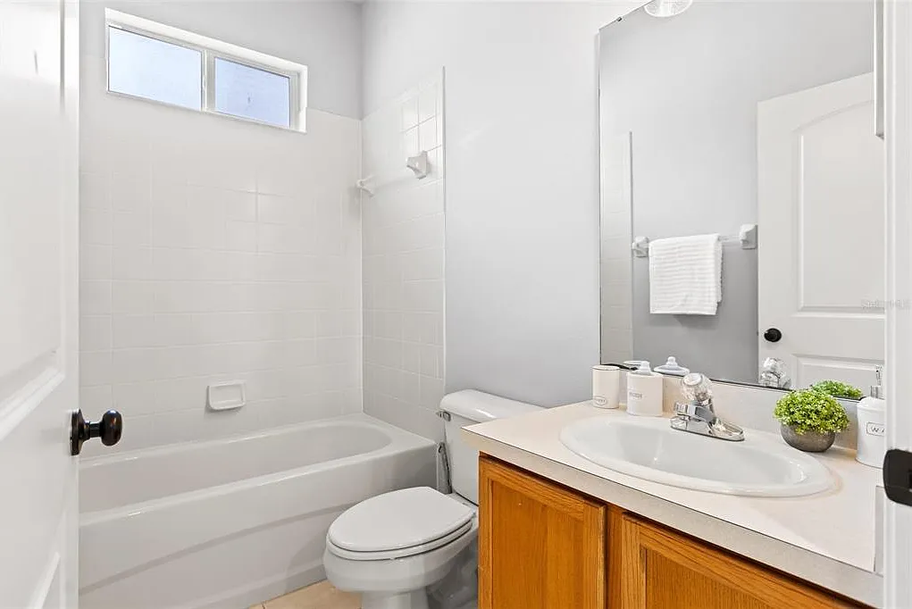 3 bed, 2522 sqft, $2,600 — Photo 4