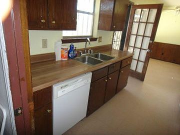 3rd image of 5421 Plainview Dr