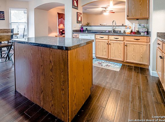 5th image of 8846 Veranda Ct