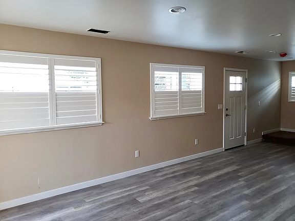 5th image of 250 Gurries Dr #B