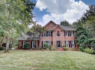 710 Hanna Woods Dr, Cramerton, NC 28032