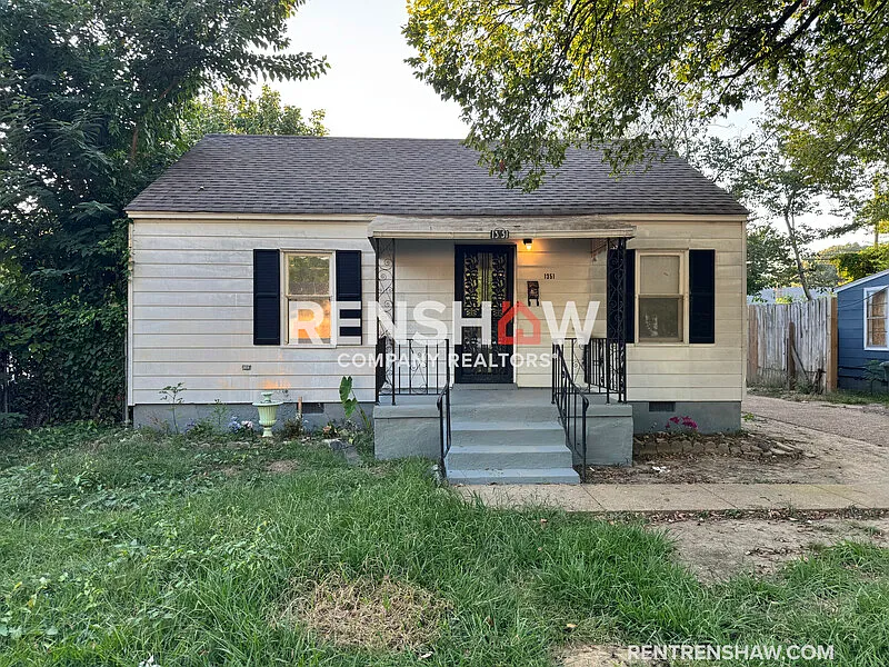 3 bed, 1.0 bath, 1056 sqft, $995 — Photo 1