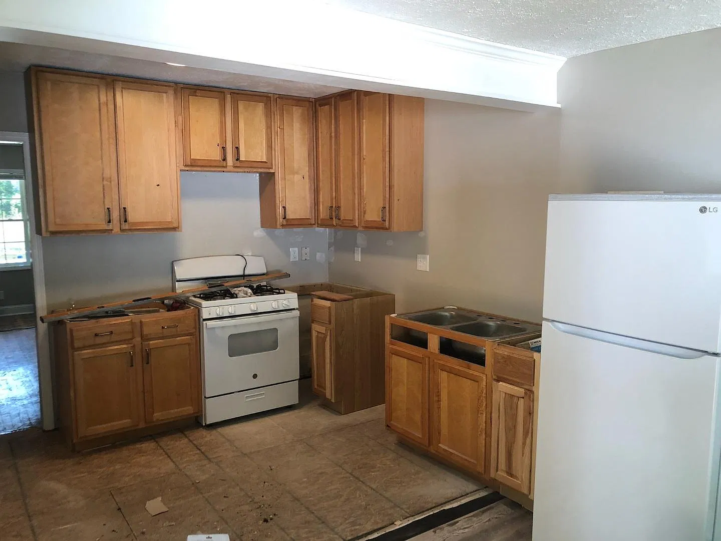 3 bed, 1274 sqft, $2,200 — Photo 3