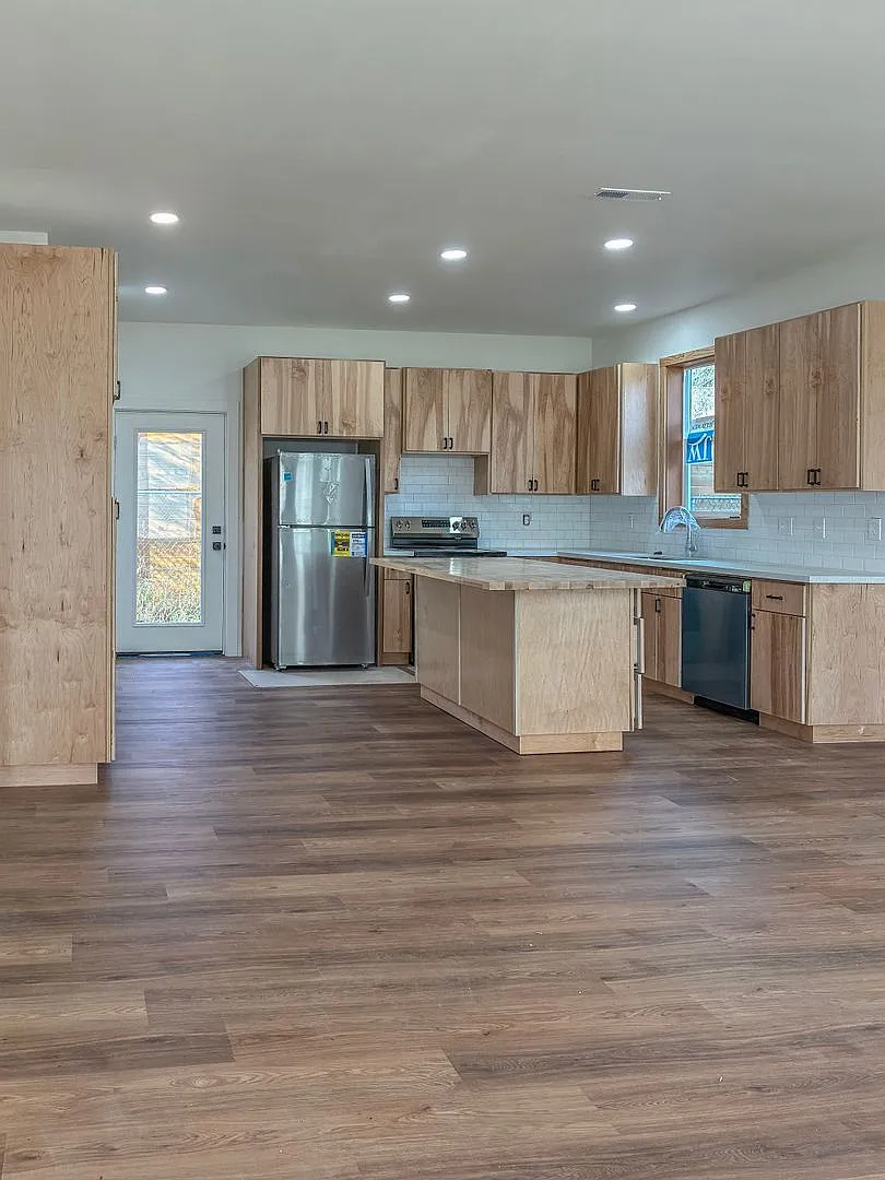 Building Photo - 7735 SE 77th Pl