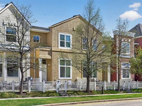 138 NW Promenade Way SE, Calgary, AB T2Z 4E9