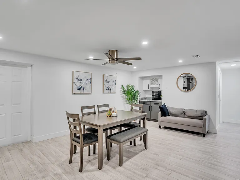 4506 Carlyle Rd — Photo 6