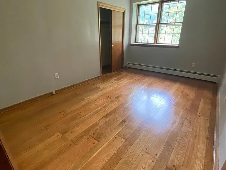 1002 Windsor Ave — Photo 8