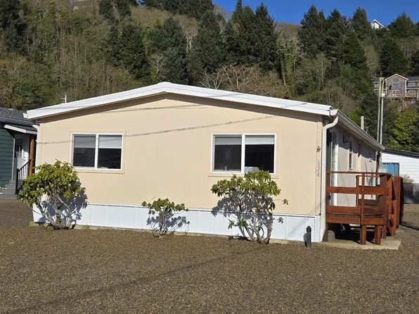 624 S Dolphin St, Rockaway Beach, OR 97136