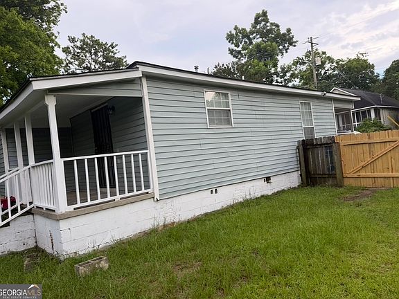 2nd image of 1325 Dent St
