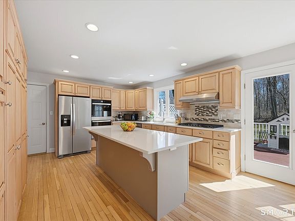 3rd image of 11 Beverly Road