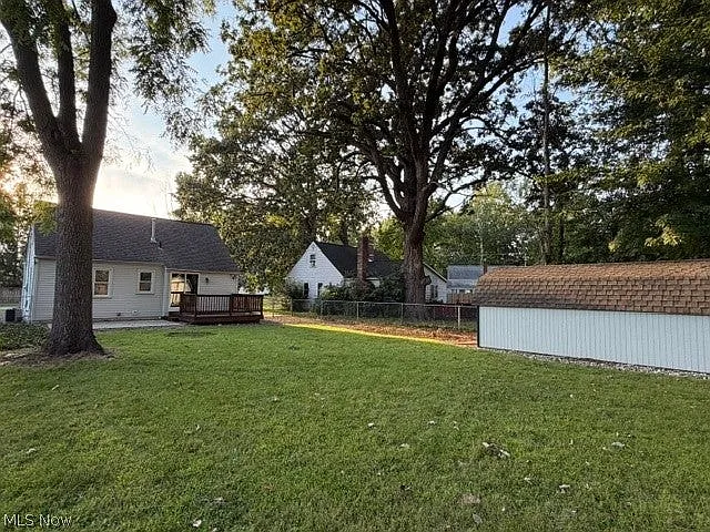 3 bed, 949 sqft, $1,300 — Photo 2