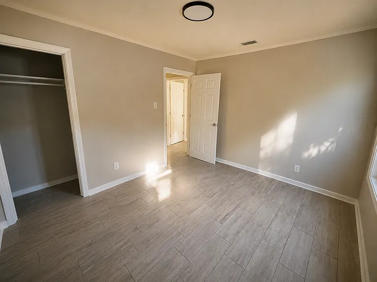 3744 Mandalay Dr — Photo 5