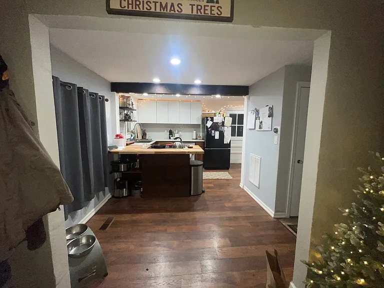 275 Southview Pl S — Photo 4
