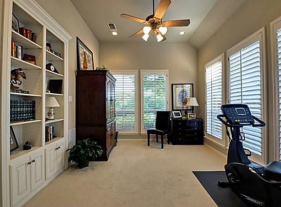 4th image of 6405 Wildwood Dr