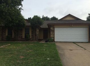 926 E Elliott Dr, Cedar Hill, TX 75104