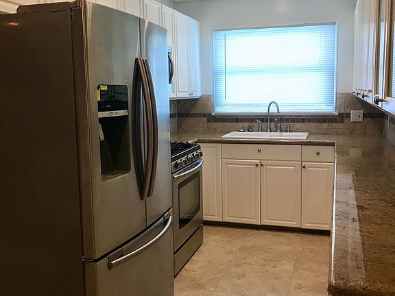 3rd image of 540 N 6th St APT G