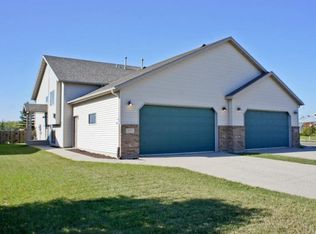 2805 Wheatland Dr S, Fargo, ND 58103