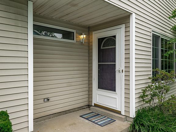 4th image of 460 Chelsea Woods Dr