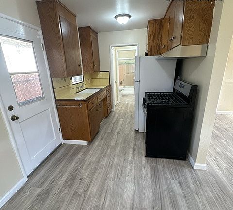 4th image of 368 S Buena Vista Ave #1
