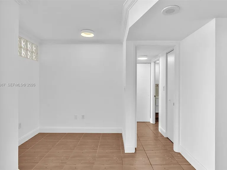 2801 NE 183rd St #1703W — Photo 25