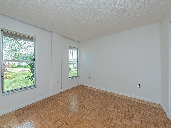 4th image of 672 92nd Ave N