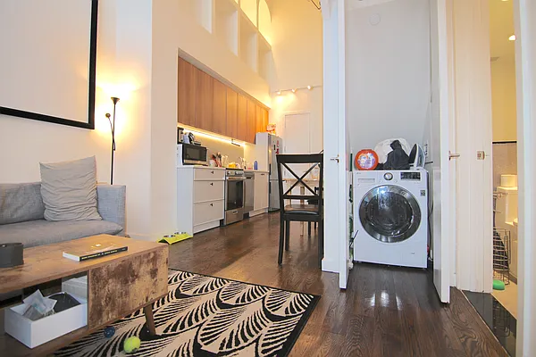 Rented by Nooklyn NYC LLC | media 39