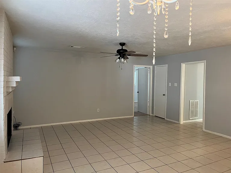 402 Oak Harbor Dr — Photo 9