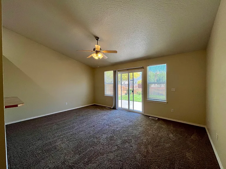 16426 N Asbury Dr — Photo 10